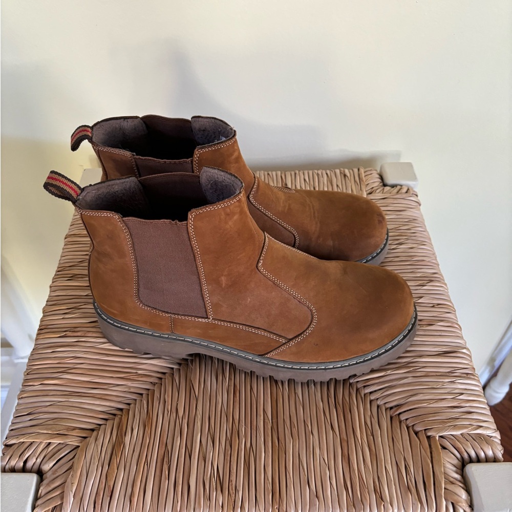 Muk Luk boots men's 10 suede leather